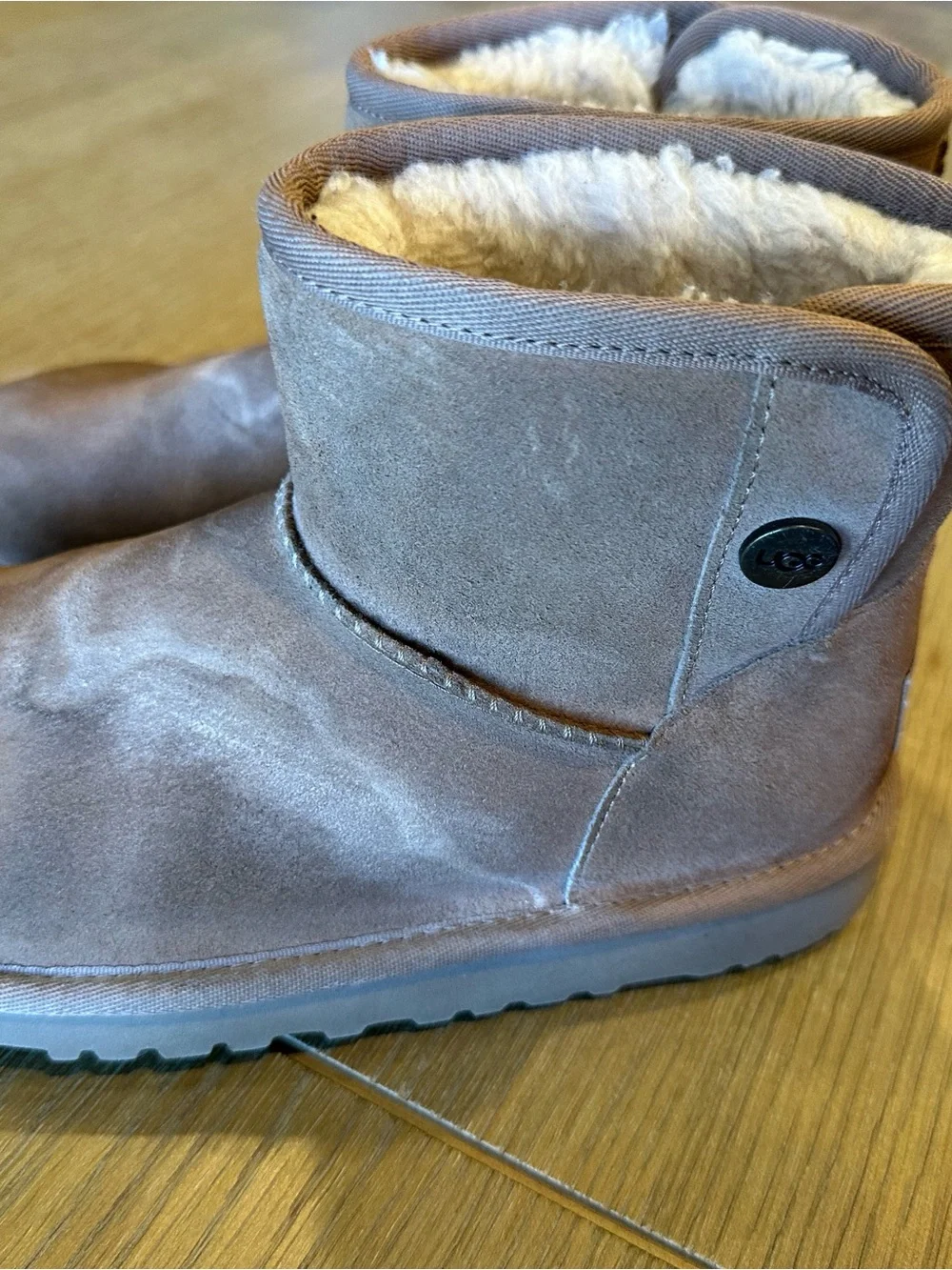 UGG Kids Short Shearling Lined Suede Boots - Chestnut Brown